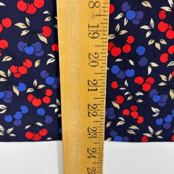 Ann Taylor Womens Small Pullover Knit Top Foldover Neckline Red Blue Cherry Prin - Picture 9 of 9